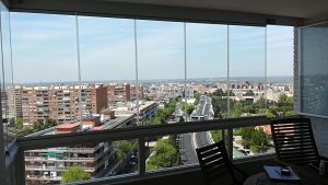 Cortina de cristal instalada en Madrid