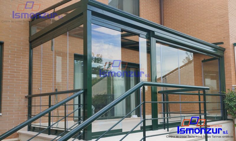 Acristalamiento de terrazas: ventajas del cerramiento con cortinas de cristal